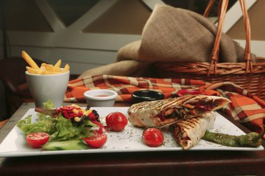 Lezzetli ve ızgara sandviç.