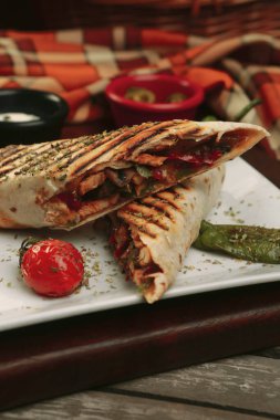 Lezzetli ve ızgara sandviç.