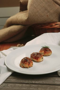 Koyu çikolata parçaları ile tanımlama