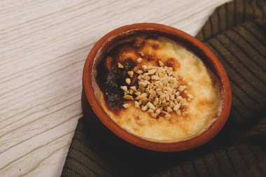 Geleneksel Türk sütlü pudingi.