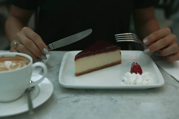 맛있는 케이크가 이사회 — 스톡 사진