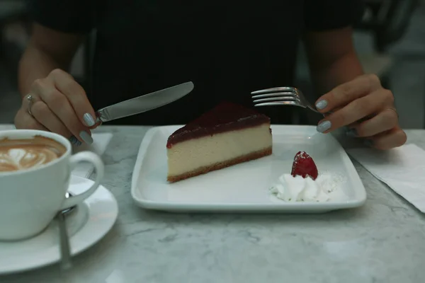 맛있는 케이크가 이사회 — 스톡 사진