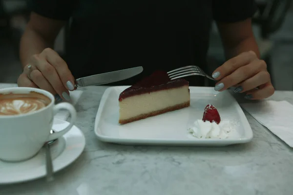 맛있는 케이크가 이사회 — 스톡 사진