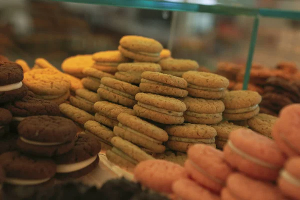 Gruppe Von Verschiedenen Cookies Schokochips Haferflocken Rosinen Weiße Schokolade — Stockfoto