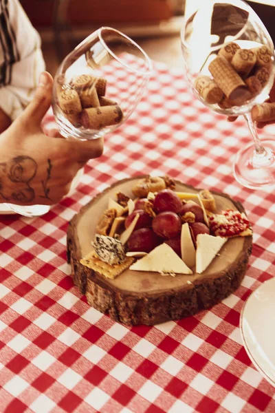 Käseteller Gourmetwein Und Käse Wursttablett — Stockfoto