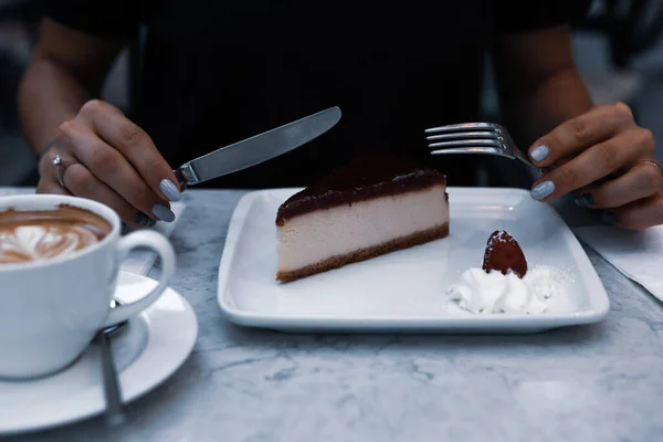 Шматочок Смачного Торта Чашка Кави — стокове фото