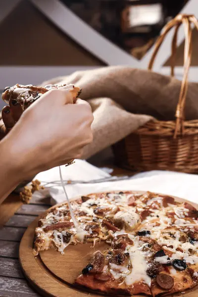 Deliciosa Mistura Pizza Comida Italiana — Fotografia de Stock