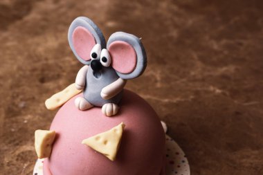 Masada lezzetli bir pasta var.