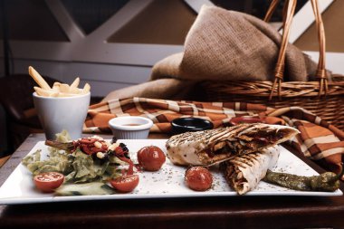 Lezzetli ve ızgara sandviç.