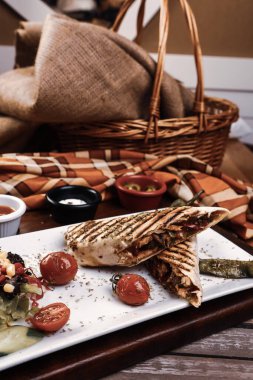 Lezzetli ve ızgara sandviç.