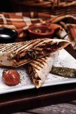 Lezzetli et eti, Türk kebap, sandviç dürümü.