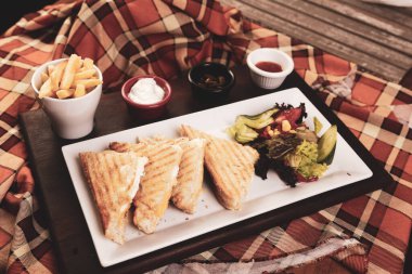 Geleneksel Türk tostu, lezzetli kahvaltı