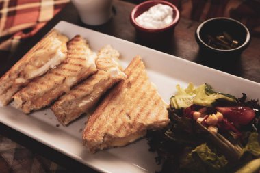 Geleneksel Türk tostu, lezzetli kahvaltı