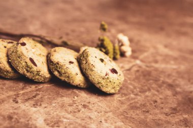 Koyu çikolata parçaları ile tanımlama