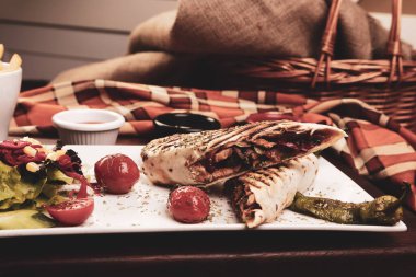 Lezzetli ve ızgara sandviç.