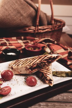 Lezzetli ve ızgara sandviç.