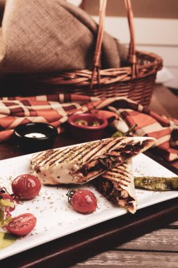 Lezzetli ve ızgara sandviç.