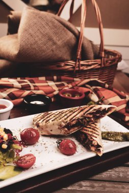 Lezzetli ve ızgara sandviç.