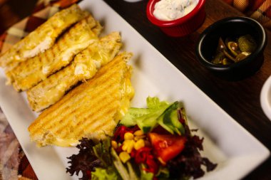 Geleneksel Türk tostu, lezzetli kahvaltı