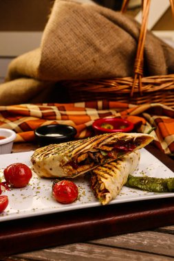 Lezzetli ve ızgara sandviç.