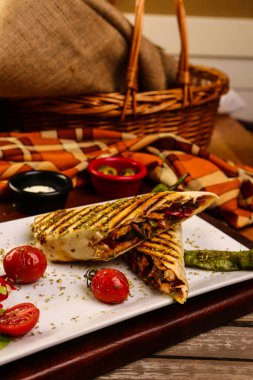 Lezzetli ve ızgara sandviç.