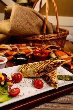 Lezzetli ve ızgara sandviç.