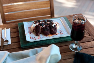 Masada nefis et yemeği. 