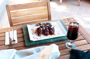 Masada nefis et yemeği. 