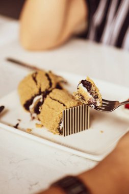 Masada lezzetli bir pasta var.