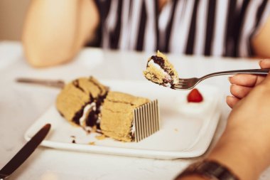 Masada lezzetli bir pasta var.