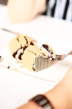 Masada lezzetli bir pasta var.