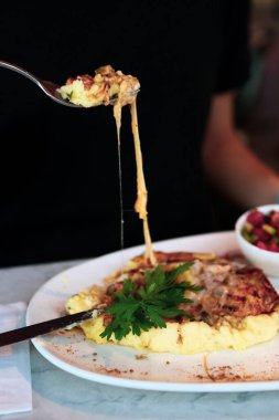 Masada nefis et yemeği. 