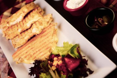 Geleneksel Türk tostu, lezzetli kahvaltı