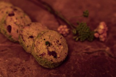 Koyu çikolata parçaları ile tanımlama