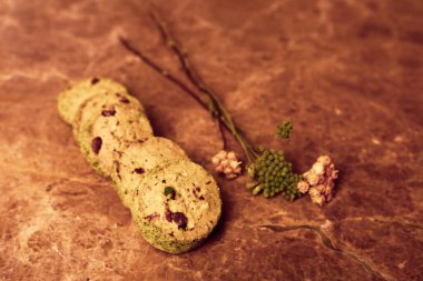 Koyu çikolata parçaları ile tanımlama