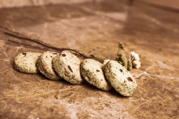 Koyu çikolata parçaları ile tanımlama