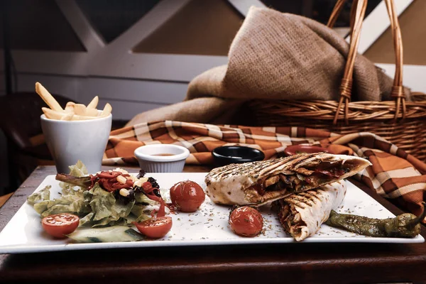 Lezzetli ve ızgara sandviç.