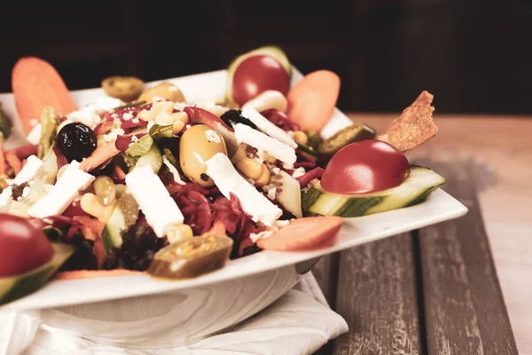 Frischer Salatteller Mit Gemischtem Gemüse — Stockfoto