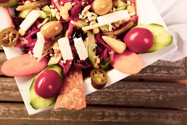 Frischer Salatteller Mit Gemischtem Gemüse — Stockfoto