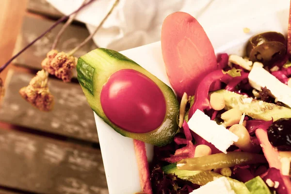 Frischer Salatteller Mit Gemischtem Gemüse — Stockfoto