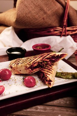 Lezzetli ve ızgara sandviç.