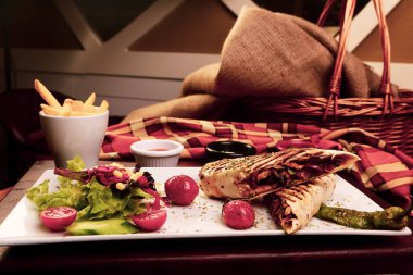 Lezzetli ve ızgara sandviç.