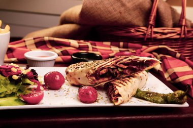 Lezzetli ve ızgara sandviç.