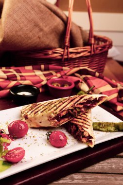 Lezzetli ve ızgara sandviç.