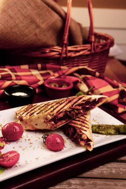 Lezzetli ve ızgara sandviç.