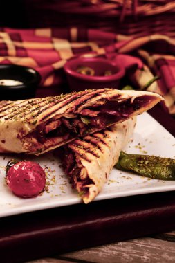 Lezzetli ve ızgara sandviç.