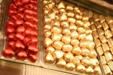 bir sürü değişik çikolatalı pralin