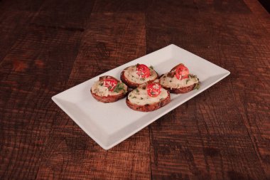 Biraz sebzeli somon pişirdim.