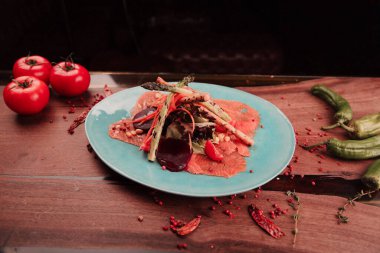 Biraz sebzeli somon pişirdim.