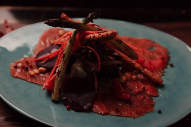 Biraz sebzeli somon pişirdim.